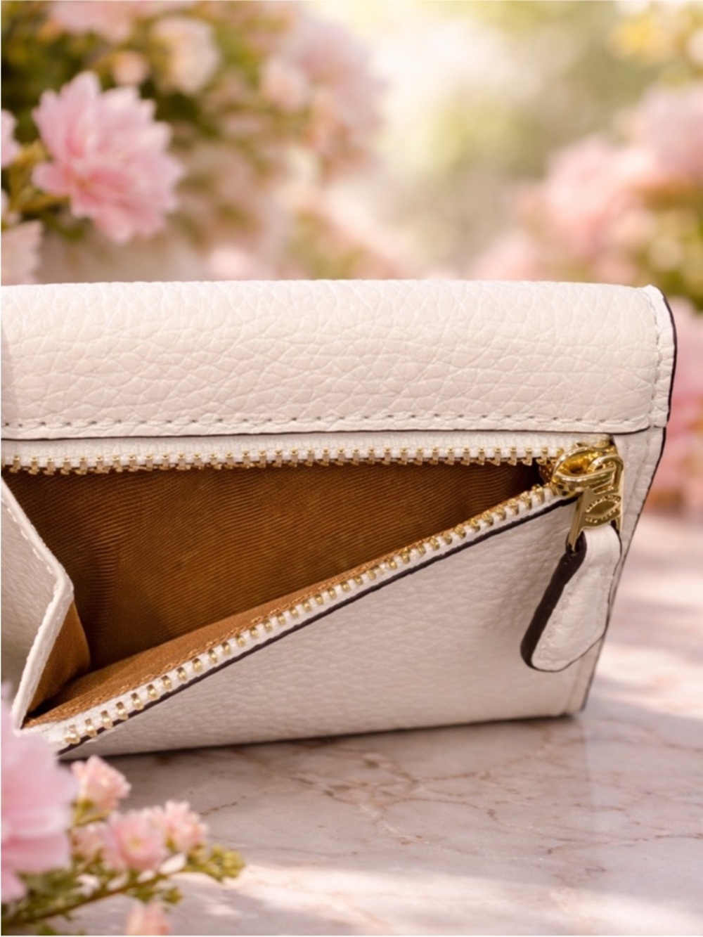 Coach Chalk Pebble Leather Floral Appliqué Small Wallet - Picture 4 of 8